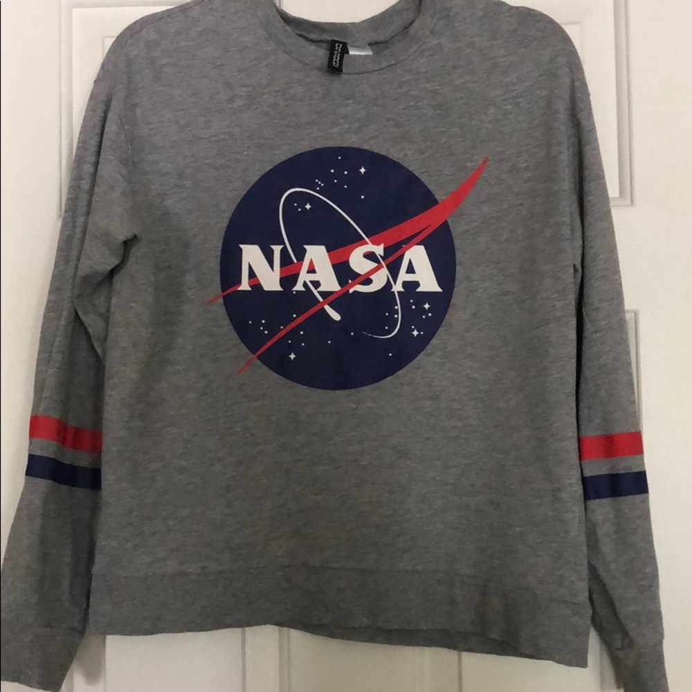 H&M Ladies NASA sweatshirt
